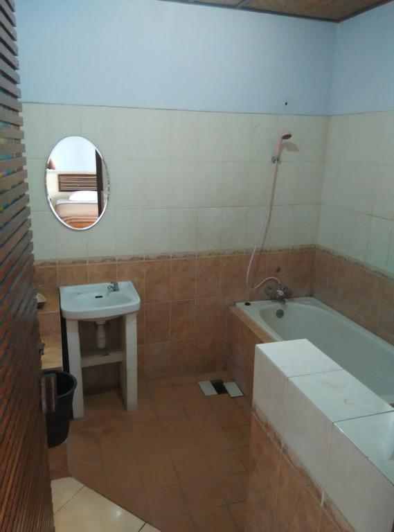 Wahyu Dana Hotel Buleleng  Екстер'єр фото