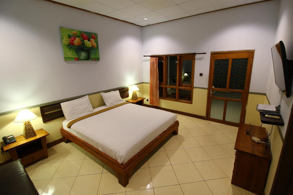 Wahyu Dana Hotel Buleleng  Екстер'єр фото
